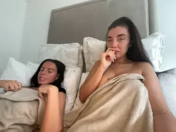 Cleoluxex — modelo de webcam en línea en stripchat