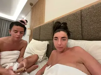 Cleoluxex — modelo de webcam en línea en stripchat
