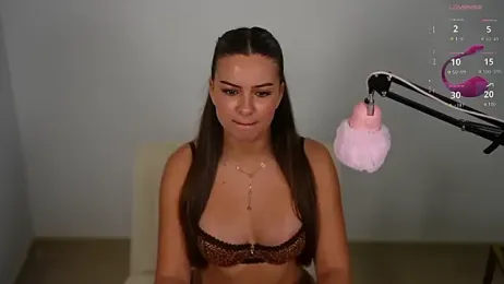 juliakhaleesii — modelo de webcam en línea en stripchat