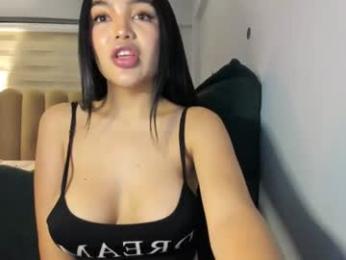 belle_moonlight — Chaturbate stream photo (Jun 2026)