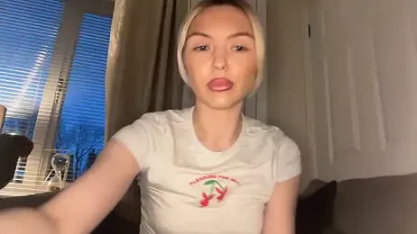 lolableux — Stripchat stream photo (Mar 2026)