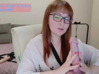 QueenFoxyLisa — modelo de webcam en línea en bongacams