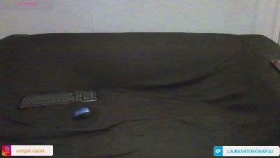 Lauratonynapoli — Cam4 stream photo (Mar 2026)