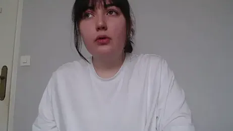 Lynylou — modelo de webcam en línea en stripchat