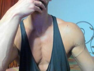 Romario H — modelo de webcam en línea en flirt4free