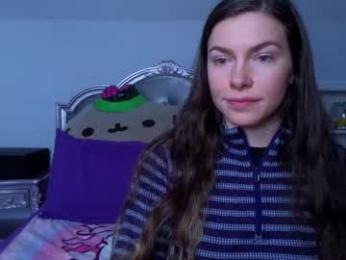 chroniclove — modelo de webcam en línea en chaturbate