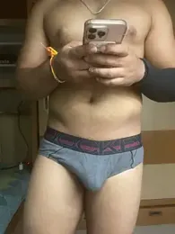 muscularZoro — modelo de webcam en línea en stripchat