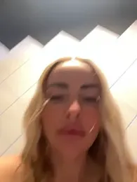 EmaSalis — modelo de webcam en línea en stripchat