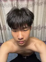 qomelo — modelo de webcam en línea en stripchat