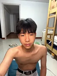 qomelo — modelo de webcam en línea en stripchat