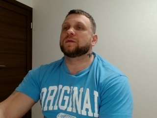 b-l-o-n-d — Camsoda stream photo (Apr 2026)