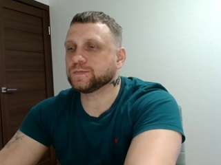 b-l-o-n-d — Camsoda stream photo (Apr 2026)