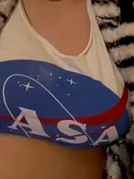 Zanoba-16 — modelo de webcam en línea en stripchat