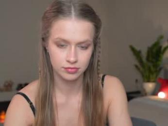 ella_twinkle — Chaturbate stream photo (Apr 2026)