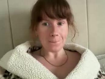 red_head_rosie_69 — Chaturbate stream photo (Dec 2025)