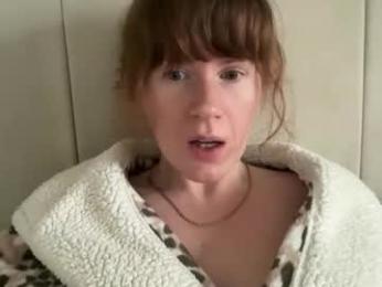 red_head_rosie_69 — Chaturbate stream photo (Dec 2025)