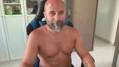 Daniaj87 — Cam4 stream photo (Aug 2026)