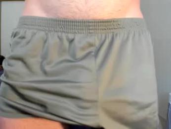 hung_dude_19 — Chaturbate stream photo (Apr 2026)