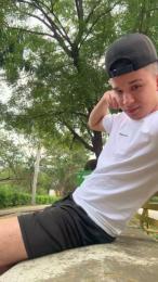 Outdoorsd — modelo de webcam en línea en cam4