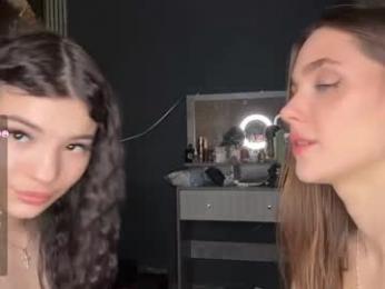 veluxe — Chaturbate stream photo (Apr 2026)