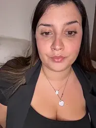 Novababy18 — modelo de webcam en línea en stripchat