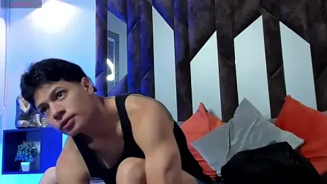 TonyPetrovjs — modelo de webcam en línea en stripchat