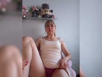 Lady_in_Red — Bongacams stream photo (Aug 2026)