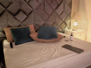 Leiza Thompson — Flirt4free stream photo (Apr 2026)