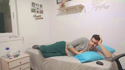 _BruceStrong_ — Cam4 stream photo (Feb 2026)