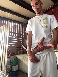 piccolo2002 — Stripchat stream photo (Apr 2026)