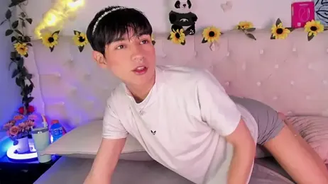 AleAurarashi — Stripchat stream photo (Mar 2026)