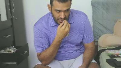 afrolatinobear — Cam4 stream photo (Feb 2026)