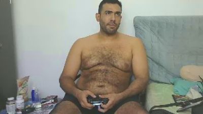 afrolatinobear — Cam4 stream photo (Feb 2026)