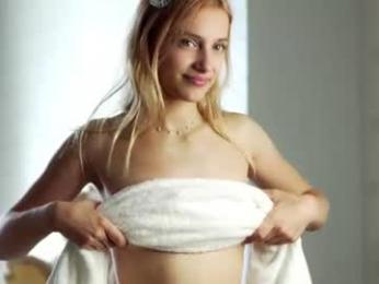 luna_moonie — Chaturbate stream photo (Jul 2026)