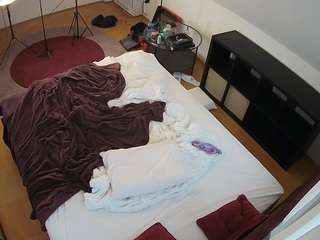 voyeurcam-julmodels-whitebed-2 — modelo de webcam en línea en camsoda