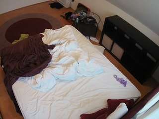 voyeurcam-julmodels-whitebed-2 — modelo de webcam en línea en camsoda