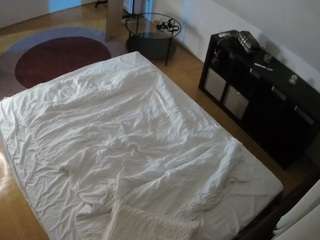 voyeurcam-julmodels-whitebed-2 — modelo de webcam en línea en camsoda