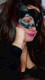 monique97 — Cam4 stream photo (Mar 2026)