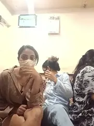 HoneyHush — modelo de webcam en línea en stripchat