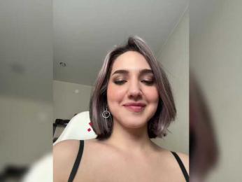 Honey_buns — modelo de webcam en línea en bongacams