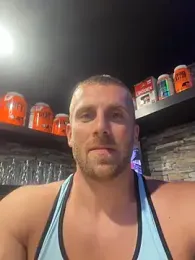 Johnytrain — modelo de webcam en línea en stripchat