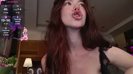 Teya_New — modelo de webcam en línea en stripchat