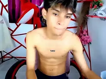 chris_evans77 — Stripchat stream photo (Apr 2026)