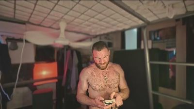 Bighairytopping — Cam4 stream photo (Apr 2026)