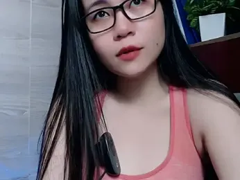 Bee_zzzz — Stripchat profile photo