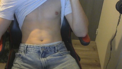 louloucamboy4 — Cam4 stream photo (Dec 2025)