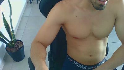 OscarX95 — modelo de webcam en línea en cam4