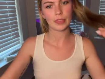 elliee81 — Chaturbate stream photo (Mar 2026)