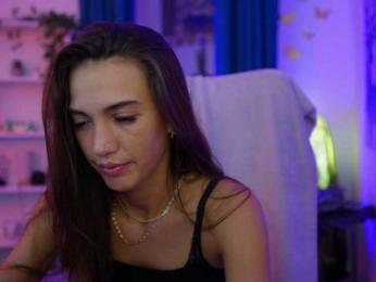 AlexisLovee — modelo de webcam en línea en bongacams