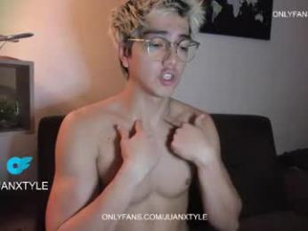 juancamroom — Chaturbate stream photo (Apr 2026)